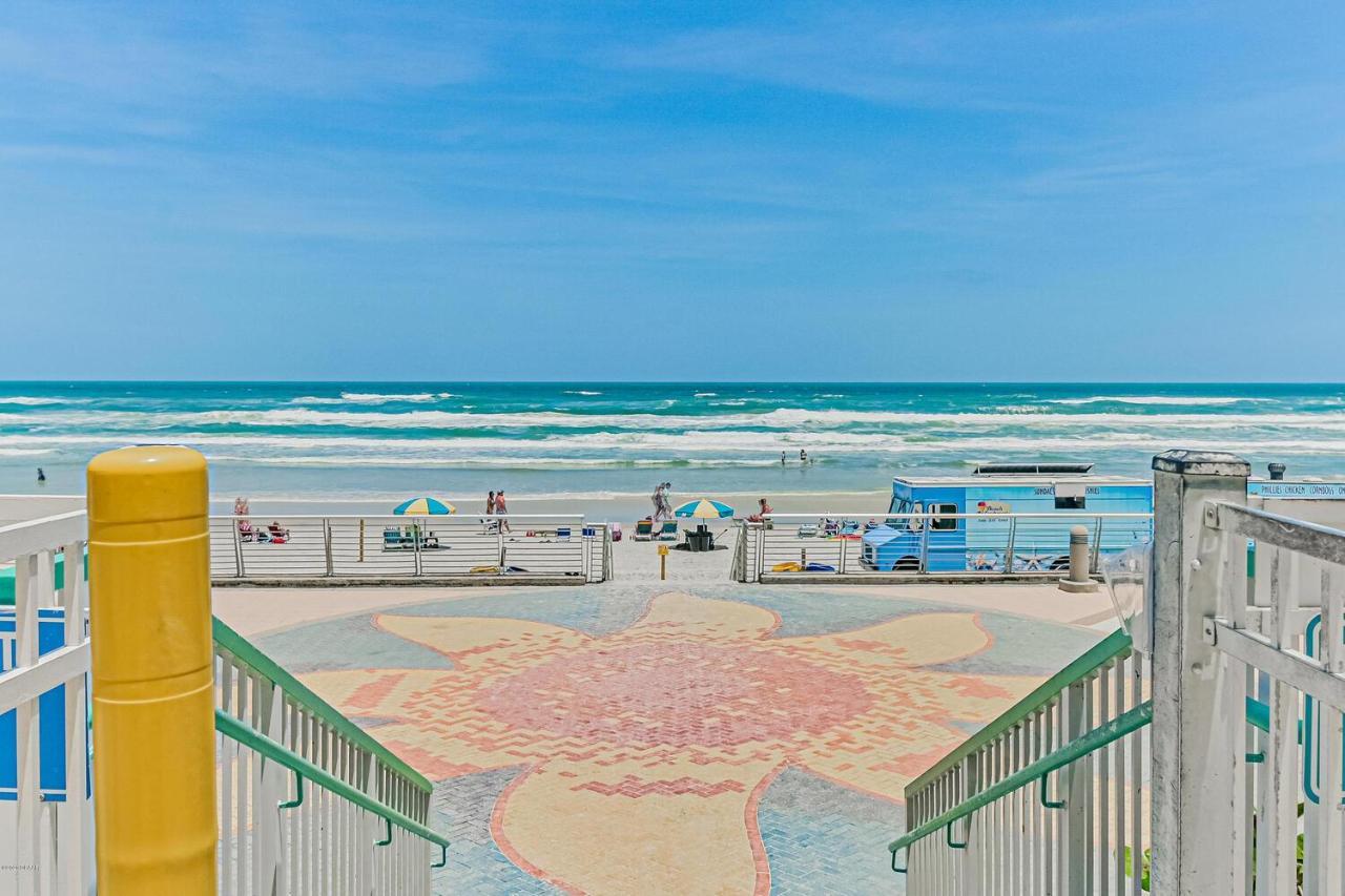Wyndham Ocean Walk: Deluxe Oceanview Jacuzzi Condo in Daytona Daytona Beach Exterior photo