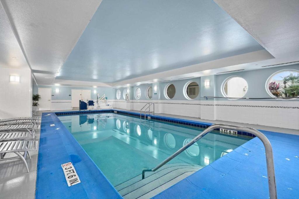 Wyndham Ocean Walk: Deluxe Oceanview Jacuzzi Condo in Daytona Daytona Beach Exterior photo