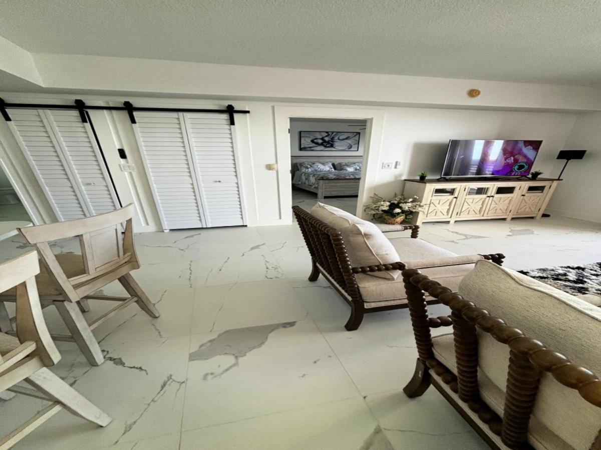 Wyndham Ocean Walk: Deluxe Oceanview Jacuzzi Condo in Daytona Daytona Beach Exterior photo
