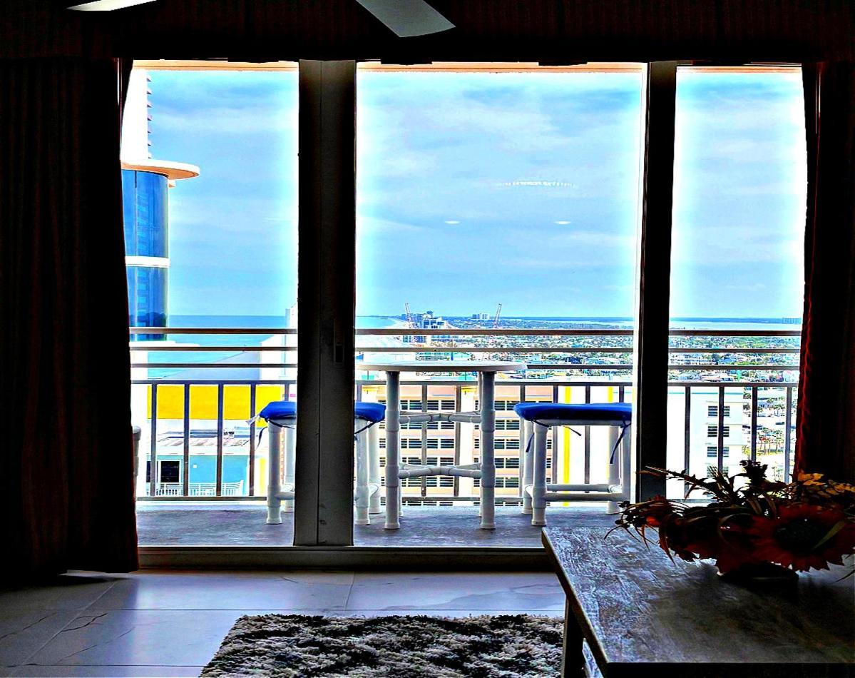 Wyndham Ocean Walk: Deluxe Oceanview Jacuzzi Condo in Daytona Daytona Beach Exterior photo