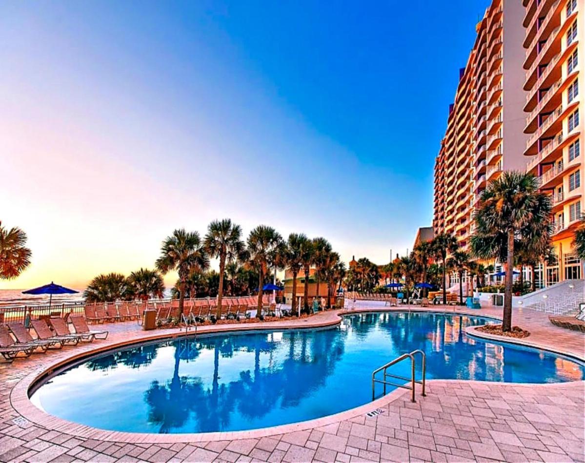 Wyndham Ocean Walk: Deluxe Oceanview Jacuzzi Condo in Daytona Daytona Beach Exterior photo